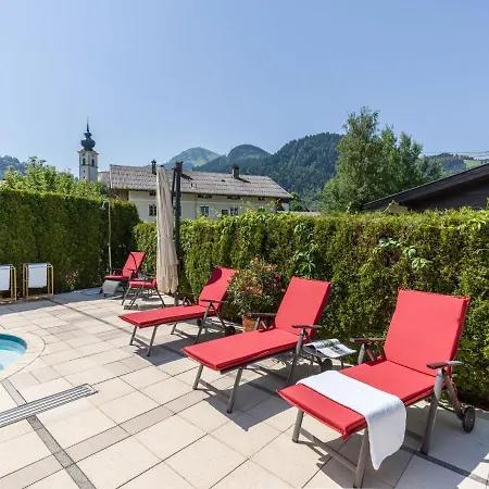 In The Cozy Center Of With Pool